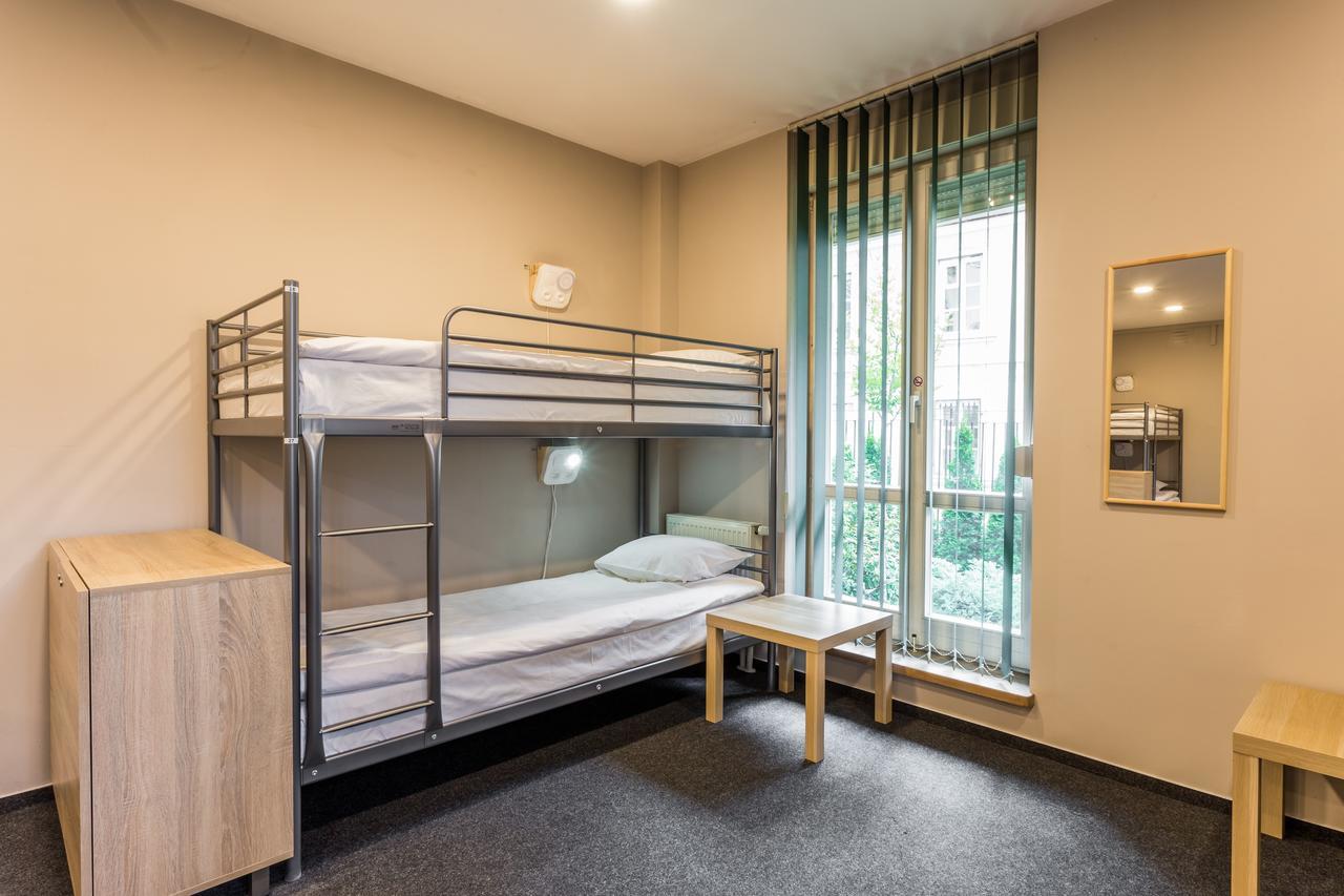 Greenwood Hostel Centrum วอร์ซอ ภายนอก รูปภาพ